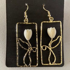 Pikake/Hamilton Gold Earrings